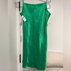 ✨Aritzia Babaton Romero Dress Gloss Green BNWT🌿